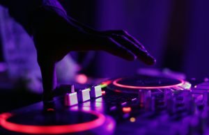 La rivoluzione argentata nella cabina del DJ