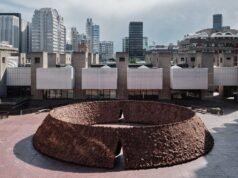 Terra, cannella e cemento: “origo” di Delcy Morelos sfida il brutalismo del Barbican No News la rivista dell'ozio e della serendipità, Ozio e serendipità