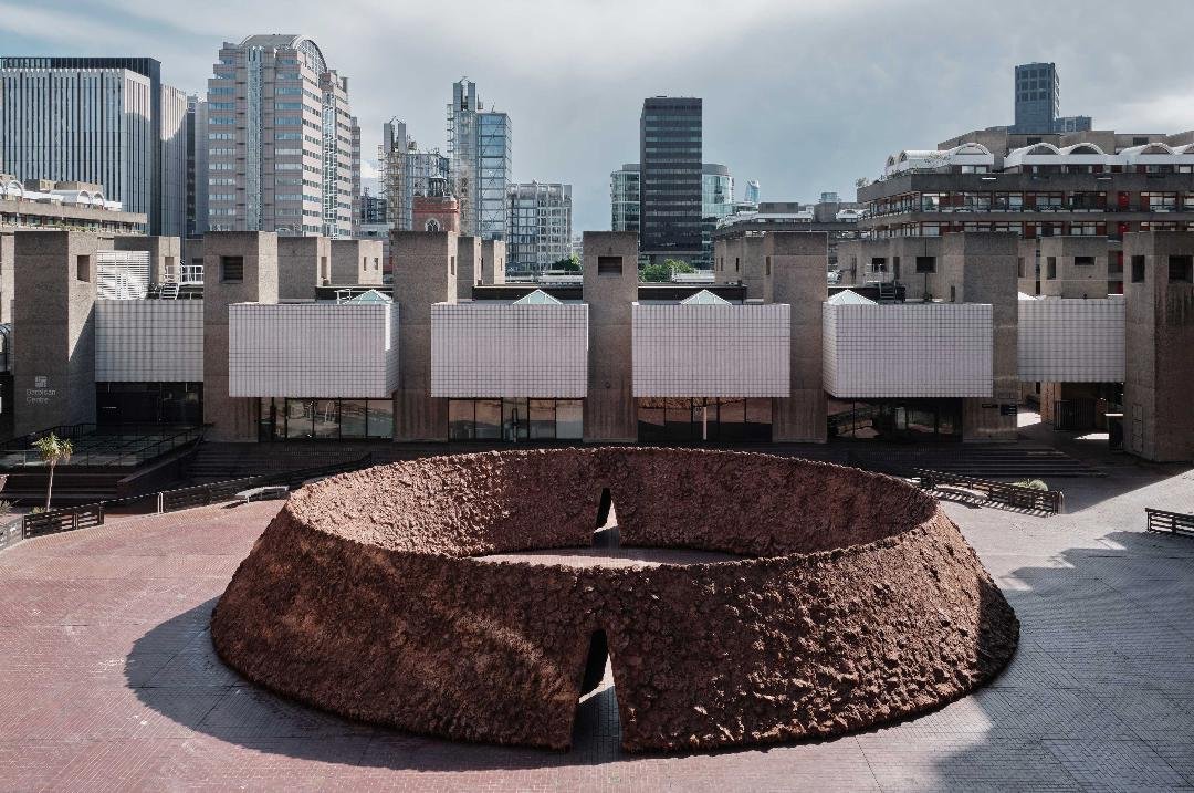 terra cannella e cemento origo di delcy morelos sfida il brutalismo del barbican da Nonewsmagazine.com terra cannella e cemento origo di delcy morelos sfida il brutalismo del barbican