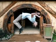 Parkour over 60: a Singapore gli anziani si allenano a cadere (e a rialzarsi)