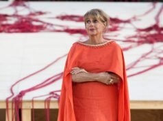 Lisistrata al Teatro Carcano di Milano: la commedia di Aristofane contro la guerra No#News la rivista dell'ozio e della serendipità, Ozio e serendipità