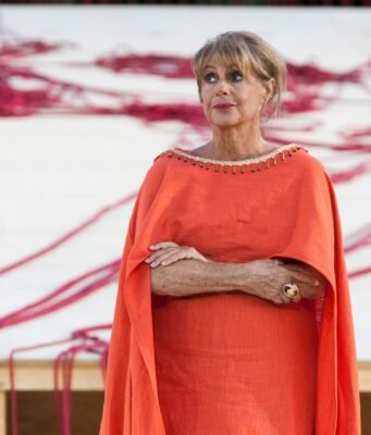 Lisistrata al Teatro Carcano di Milano: la commedia di Aristofane contro la guerra