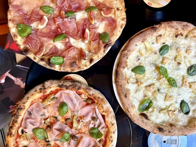 pizzeria vintage Milano Glory POP, Glory POP Milano: la pizzeria vintage dove gli anni &#8217;80 e &#8217;90 rivivono nei sapori
