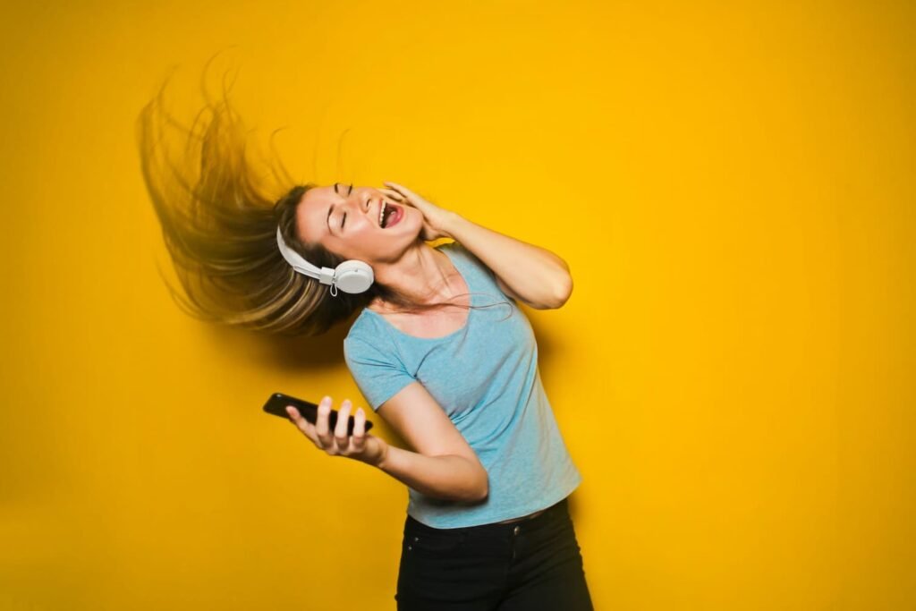 umore e musica, #Le canzoni da ascoltare per dare il giusto ritmo alla beauty routine
