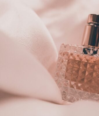 I segreti nascosti in una boccetta di profumo