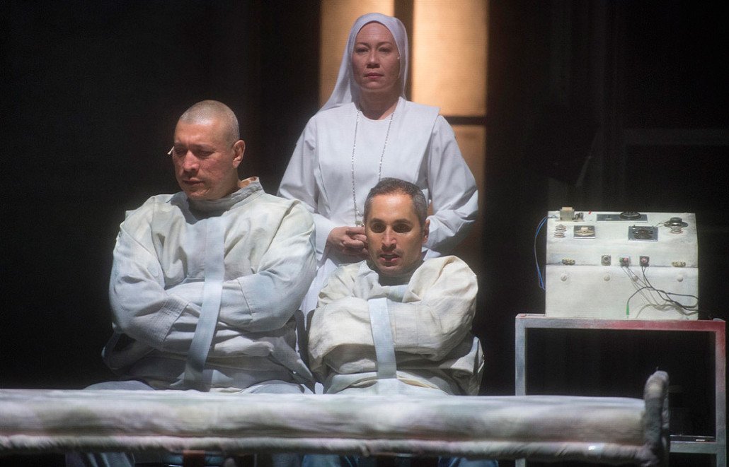 #Qualcuno volò sul nido del cuculo: ferire curando o curare ferendo? #Qualcuno volò sul nido del cuculo: ferire curando o curare ferendo?