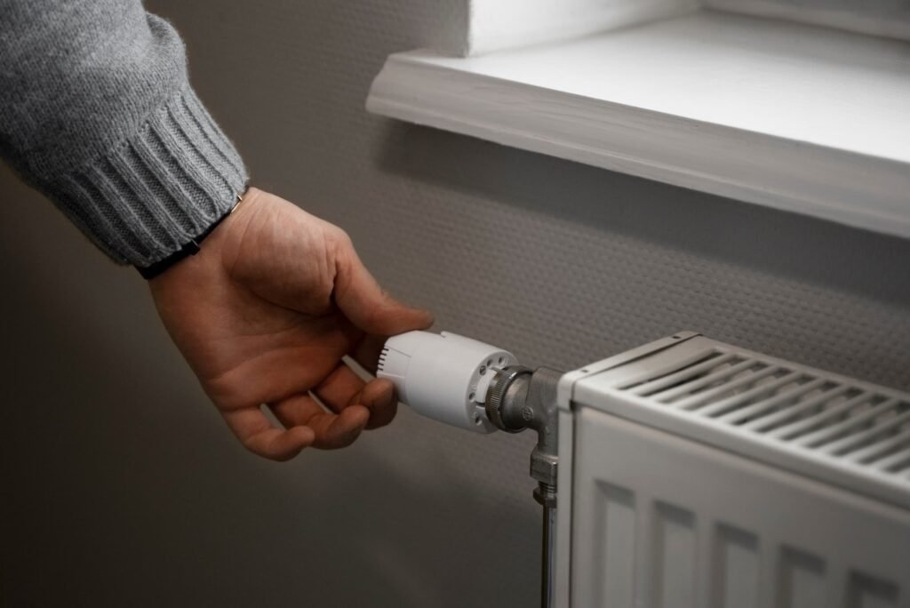 ridurre la spesa per il riscaldamento, #Come limitare i consumi di gas e ridurre i costi in bolletta
