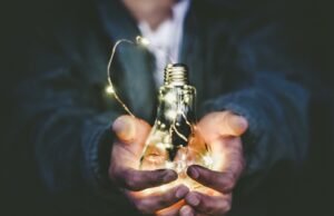 Gestione dei dispositivi in standby: come tagliare il 20% della bolletta