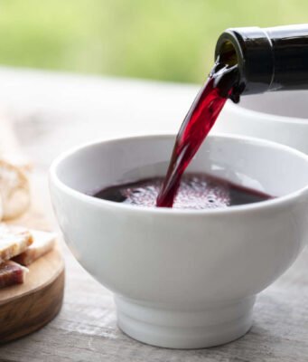 Il vino giusto per ogni piatto: abbinamenti inaspettati che cambiano il modo di mangiare