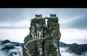 Fanjingshan, dove la roccia tocca il cielo e la natura sfida il tempo