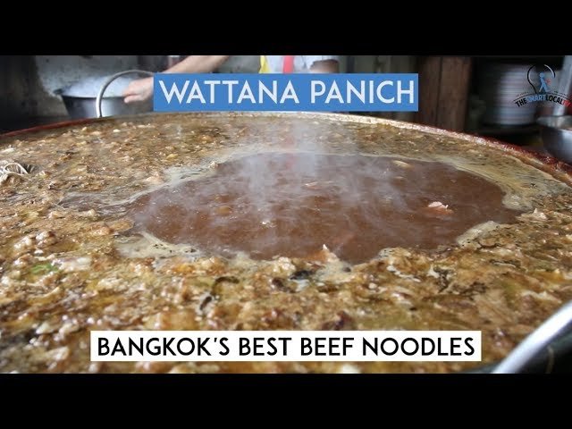 street food thai la zuppa del Wattana Panich che bolle da 40 anni, Il calderone eterno: viaggio alla ricerca della zuppa che bolle da 40 anni