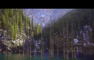 Lago Kaindy: la foresta sommersa più spettacolare dell’Asia Centrale