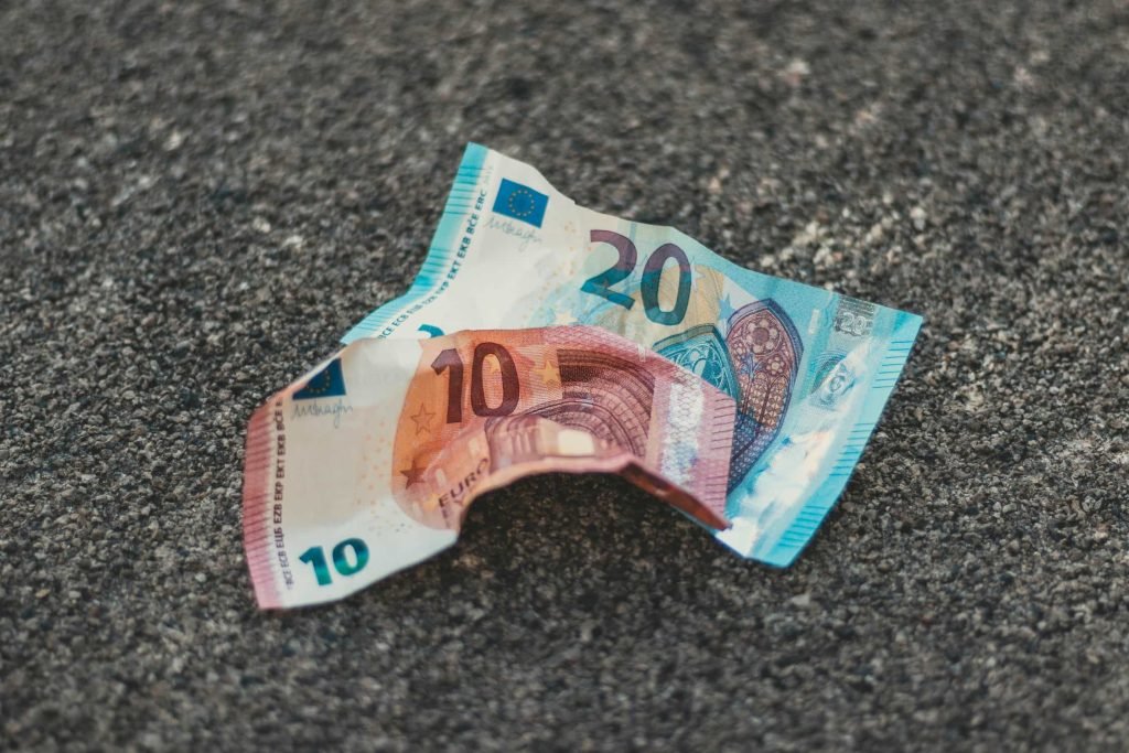 abitudini di risparmio, Abitudini di spesa in Europa: confronto tra generazioni