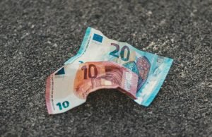 Abitudini di spesa in Europa: confronto tra generazioni