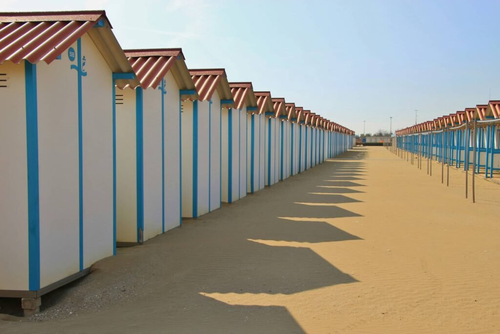 spiagge italiane innovative digitalizzazione beach club 2025, Le cinque spiagge più innovative d’Italia: dove tecnologia e relax si incontrano