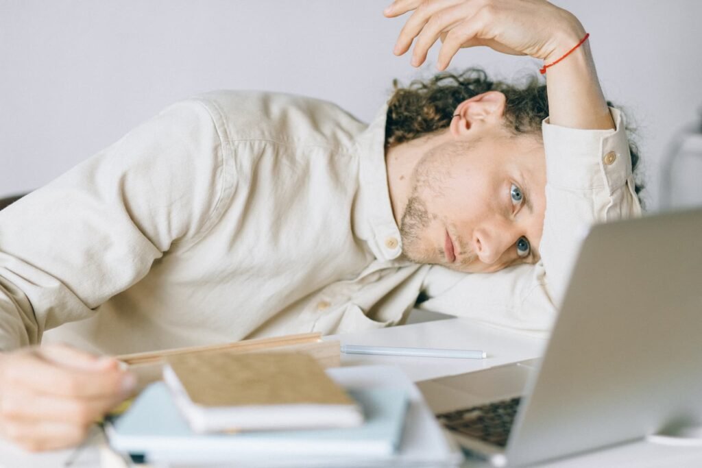 lavoro e stress che porta al burnout, #Lavoro e burnout, 5 consigli per evitarlo