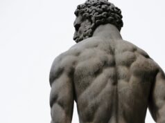 Pietra, acciaio e potere: le statue colossali che sfidano il tempo e riscrivono la storia