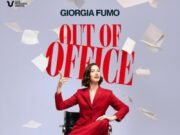 “Out of Office”: Giorgia Fumo sbarca al Teatro Manzoni per travolgerci a colpi di risate!