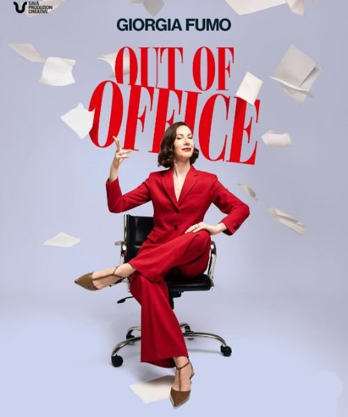 out of office giorgia fumo sbarca al teatro manzoni per travolgerci a colpi di risate