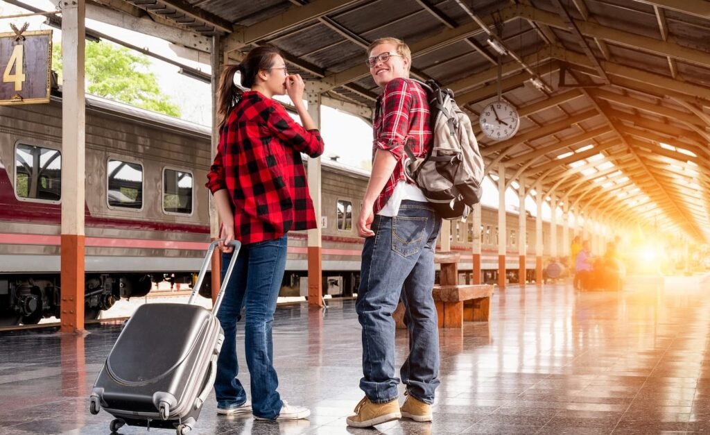 turismo sostenibile laghi italiani treno, Turismo sostenibile sui laghi italiani: scoperta in treno dei paesaggi lombardi