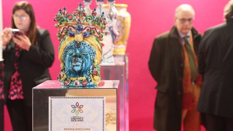 , Alla Bit di Milano le ceramiche siciliane: in un museo a cielo aperto l’esposizione di 16 pezzi unici
