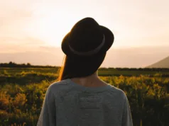 10 travel trends più rivoluzionari del 2024: dall’astro-tourism al “coolcationing”, fino allo “skip-gen #Viaggiare con la moda e il design: lo stile “fancy camp”, di grande tendenza questo autunno
