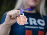 Dove nascono le medaglie olimpiche: la scuola italiana che forma gli artigiani del futuro