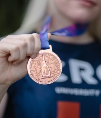Dove nascono le medaglie olimpiche: la scuola italiana che forma gli artigiani del futuro