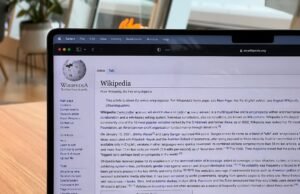 Wikipedia bandisce il suo cofondatore: la rete più consultata al mondo ha un problema di neutralità?